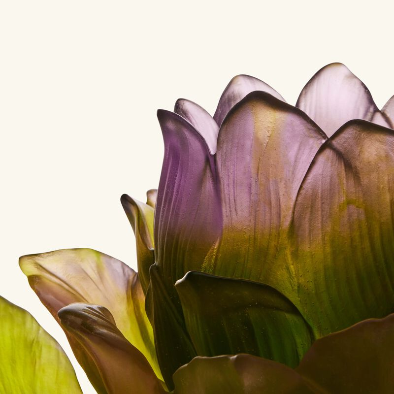 daum jardin de lotus centerpiece