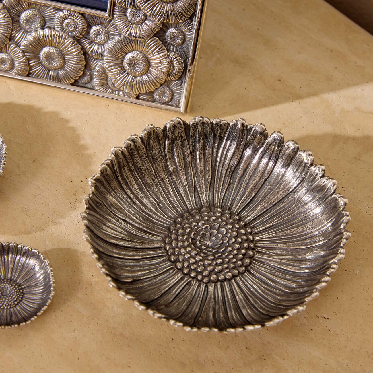 buccellati daisy bowl medium silver