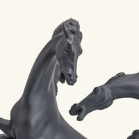 منحوتة على شكل مجموعة خيول كبيرة سوداء لادرو منحوتة على شكل مجموعة خيول كبيرة سوداء
