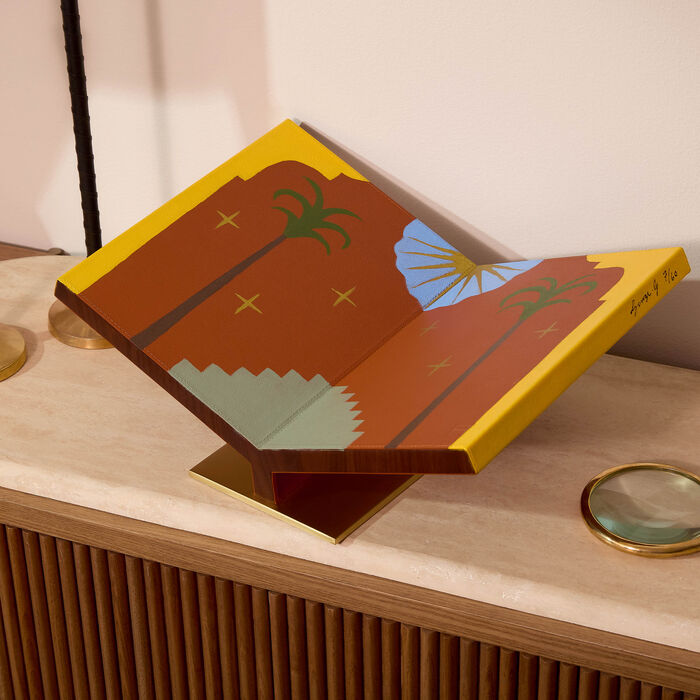 assouline collector classic bookstand camel