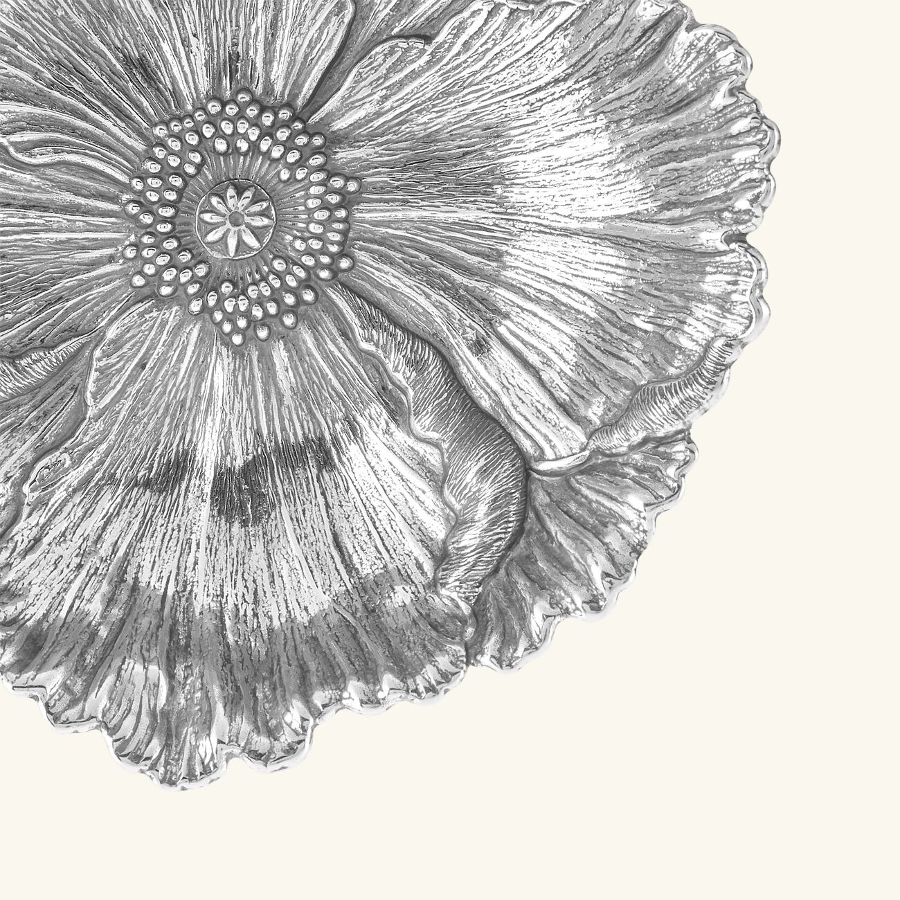 بوتشيلاتي وعاء على شكل زهرة الخشخاش فضي بحجم متوسط