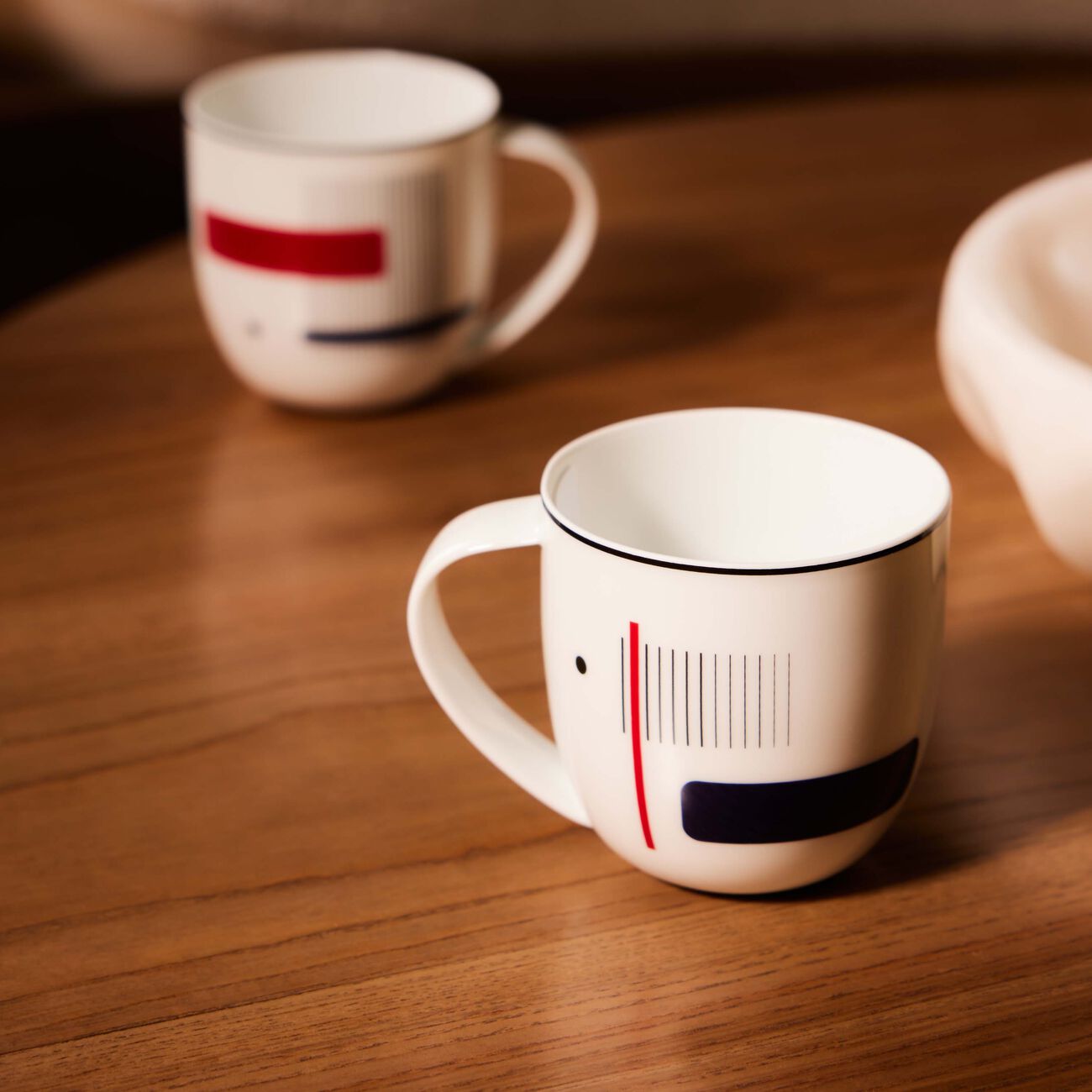 برناردو طقم أوسكار مؤلف من كوبين للشاي والقهوة باللون الأحمر