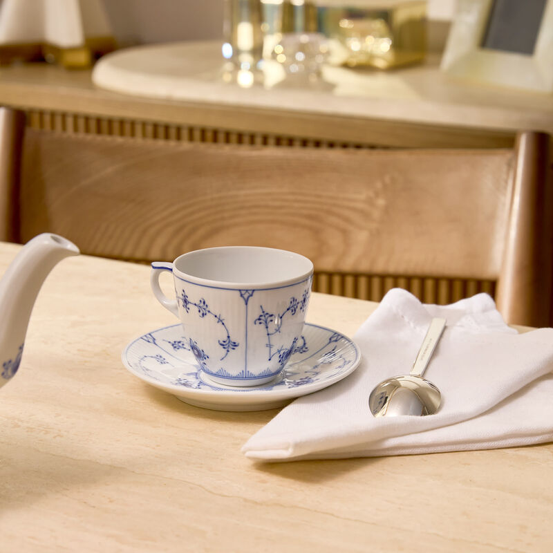 فنجان القهوة مع صحنه بلو فلوتد رويال كوبنهاغن فنجان القهوة مع صحنه بلو فلوتد