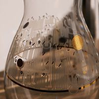 مزهرية حياة صغيرة بلون ذهبي دملاج مزهرية حياة صغيرة بلون ذهبي