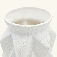 مزهرية أكورديون متوسطة بيضاء جوناثان أدلر مزهرية أكورديون متوسطة بيضاء