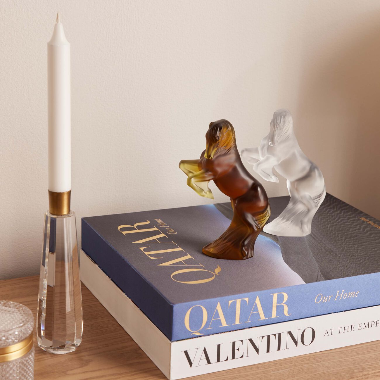 لاليك منحوتة الحصان تيرامينيرال صغيرة عنبرية