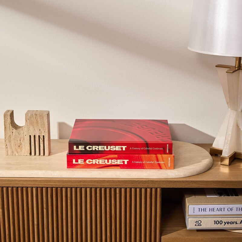 Le Creuset: A Century Of Colorful Cookware Book 11x14cm assouline le creuset a century of colorful cookware book 11x14cm