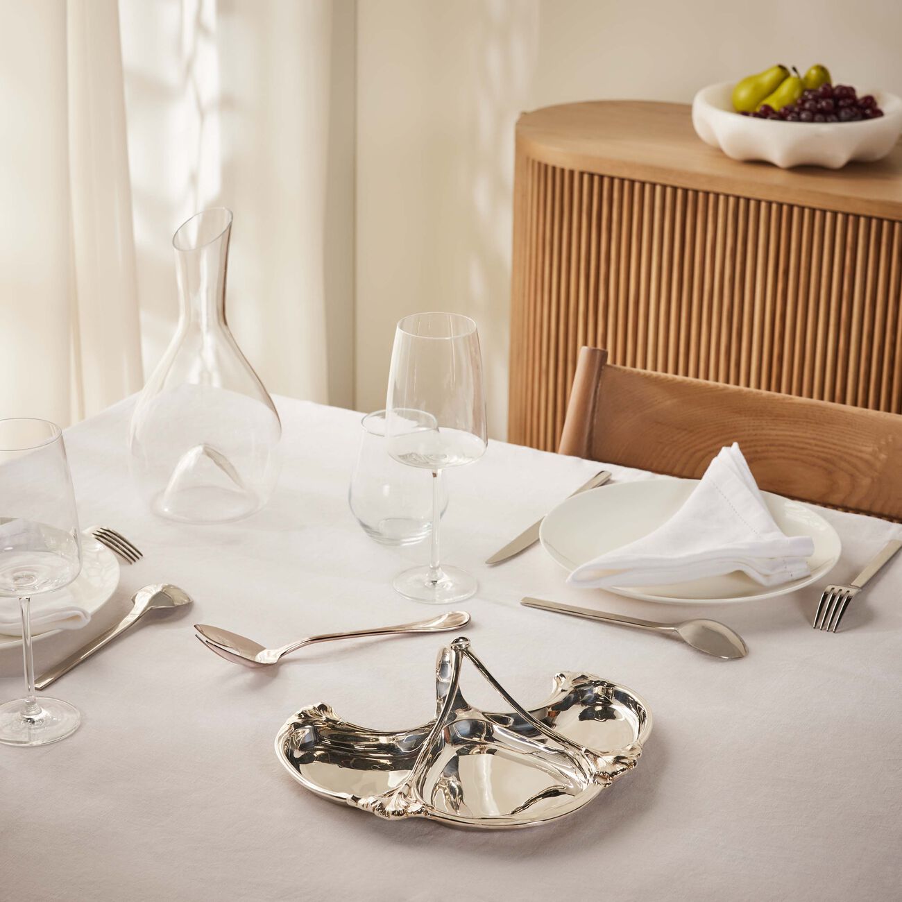 وعاء المكسرات غاليا كارنايشن سيرفر باللون الفضي كريستوفل وعاء المكسرات غاليا كارنايشن سيرفر باللون الفضي