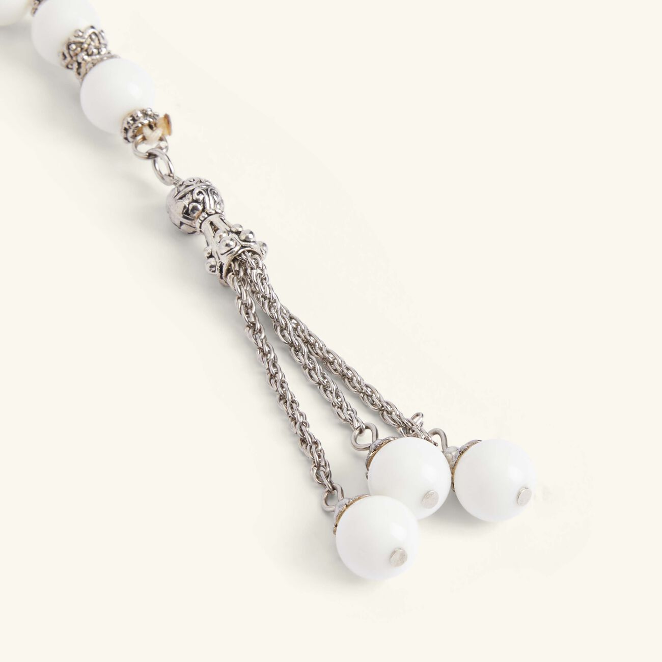 لايت اوف سكينة مسبحة من العقيق الأبيض