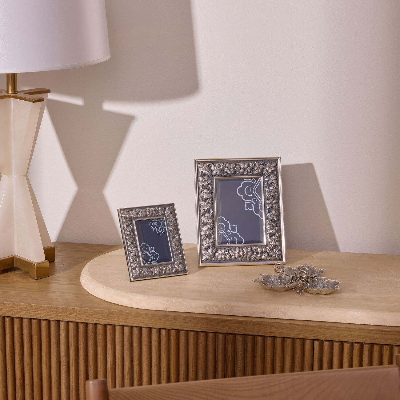 buccellati grapes leaves picture frame 8x12cm