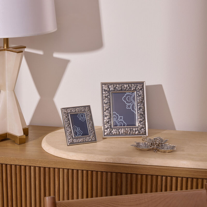 buccellati grapes leaves picture frame 8x12cm