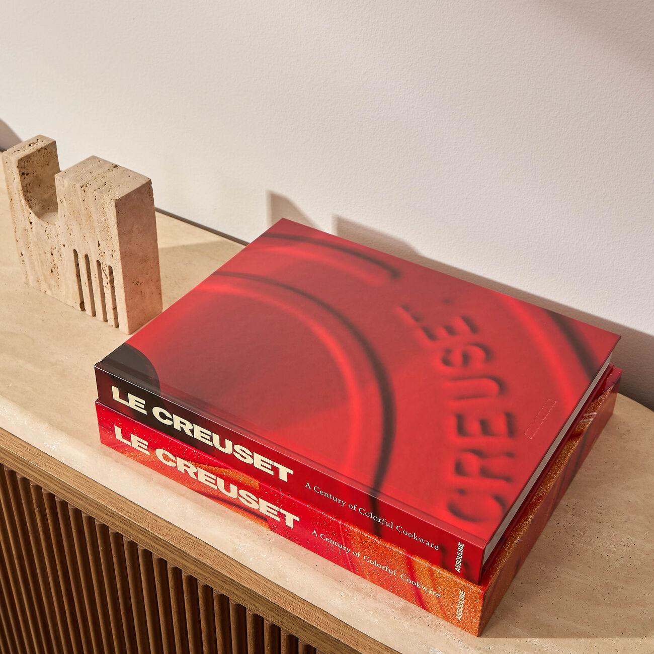 Le Creuset: A Century Of Colorful Cookware Book 11x14cm assouline le creuset a century of colorful cookware book 11x14cm