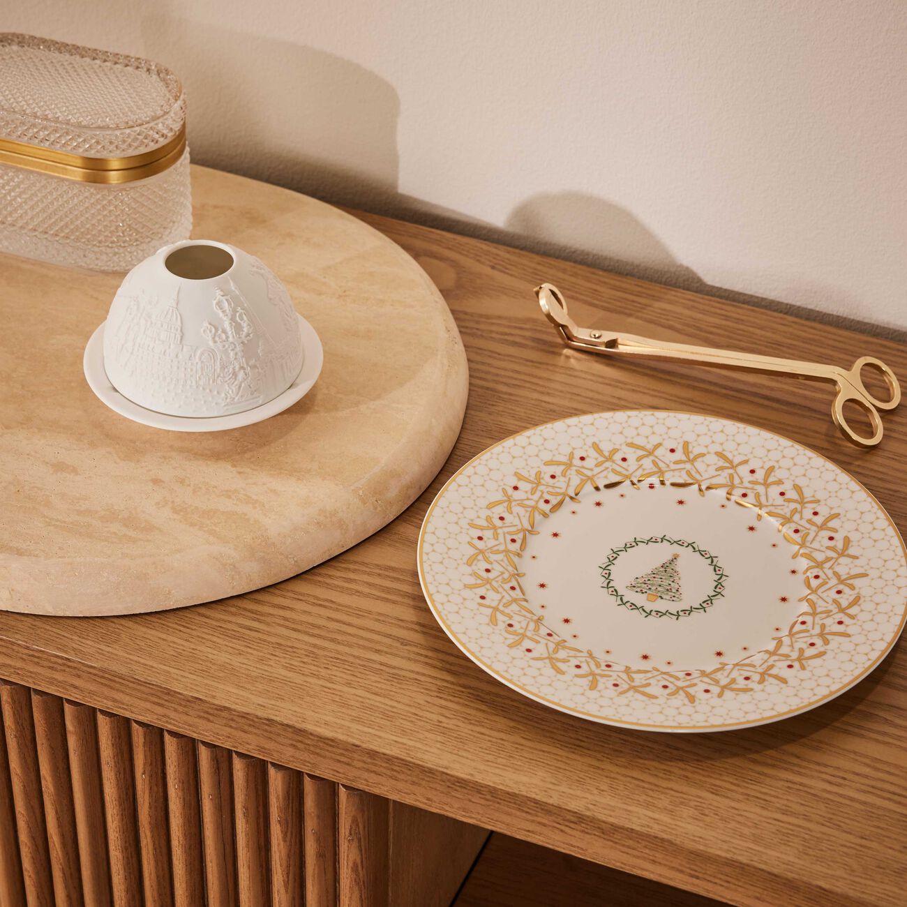 Noel Salad Plate Round White 21cm bernardaud noel salad plate round white 21cm