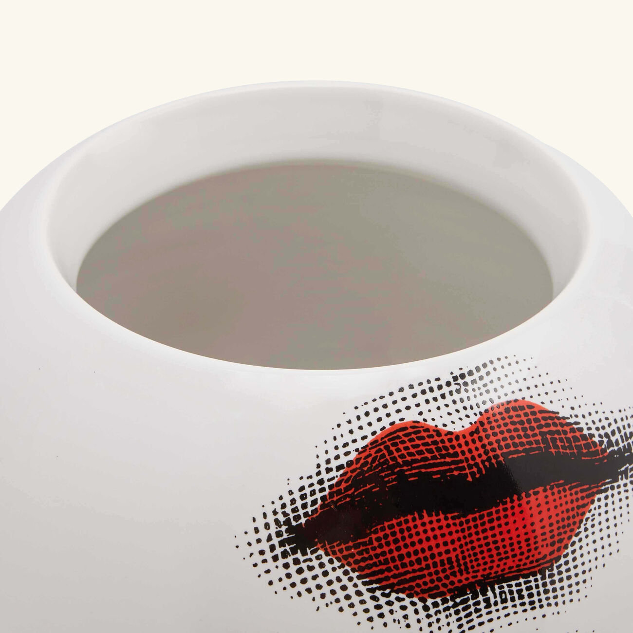 fornasetti rossetti vase  medium white