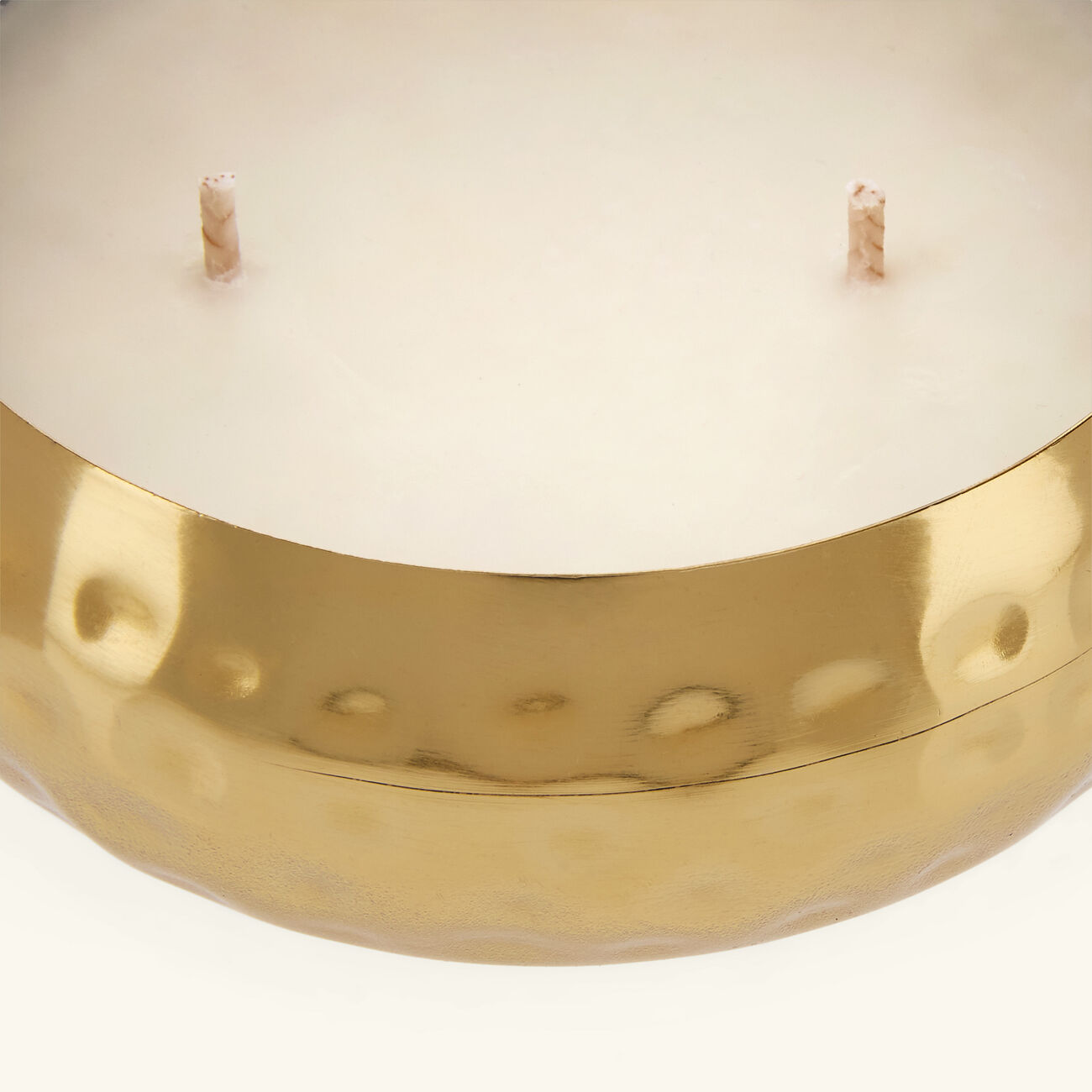 لايت اوف سكينة شمعة أورلي بعطر العود والزعفران 200مل