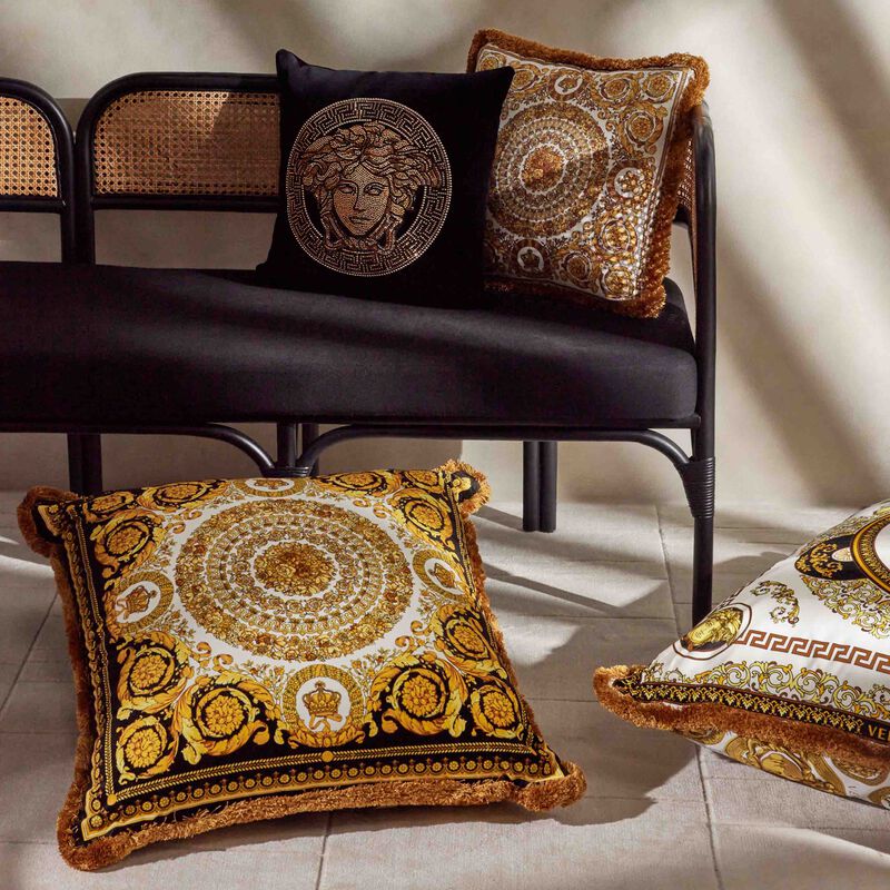 فيرساتشي وسادة ميدوزا أمبليفايد القابلة للاستخدام على الوجهين