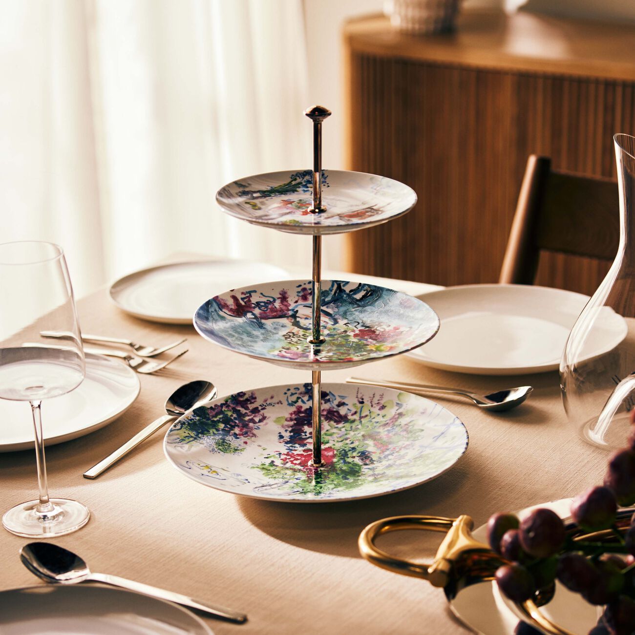 Chagall Bouquet De Fleurs Cake Stand Blue bernardaud chagall bouquet de fleurs cake stand blue