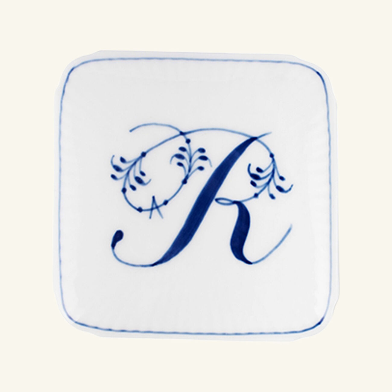 رويال كوبنهاغن علبة بونبونير الفابيت كوليكشن مع حرف r باللون الأبيض