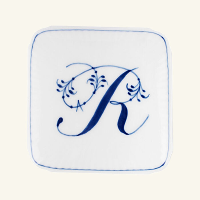 رويال كوبنهاغن علبة بونبونير الفابيت كوليكشن مع حرف r باللون الأبيض