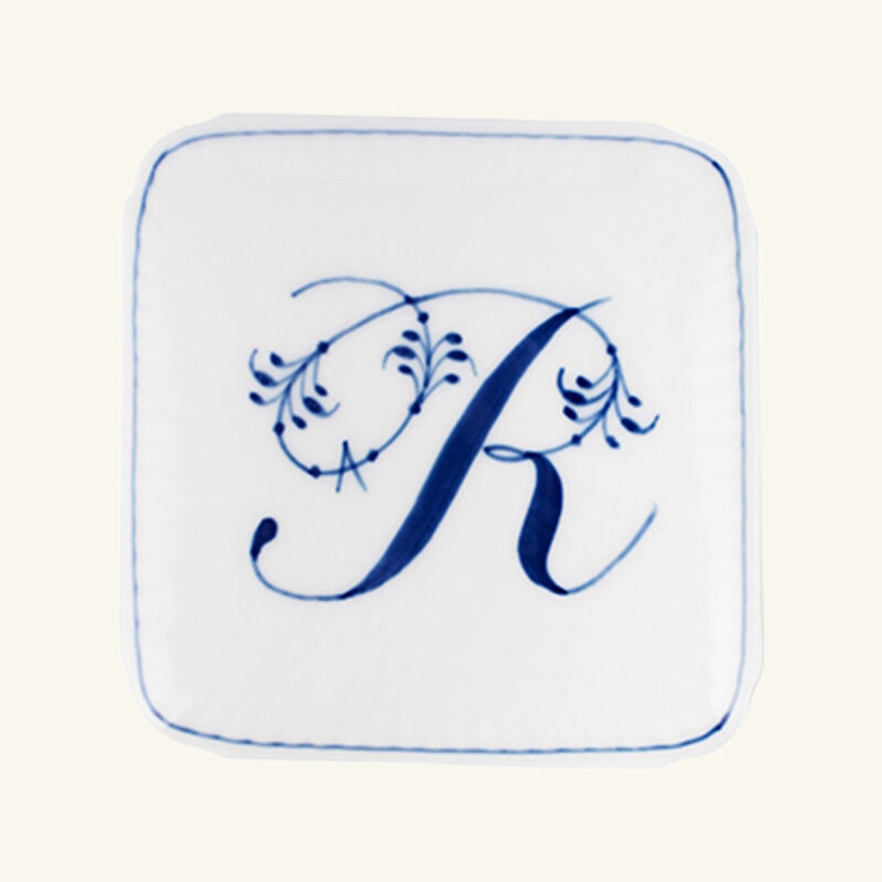 رويال كوبنهاغن علبة بونبونير الفابيت كوليكشن مع حرف r باللون الأبيض