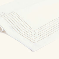 كاترين دينوال منديل بالاتزو أبيض