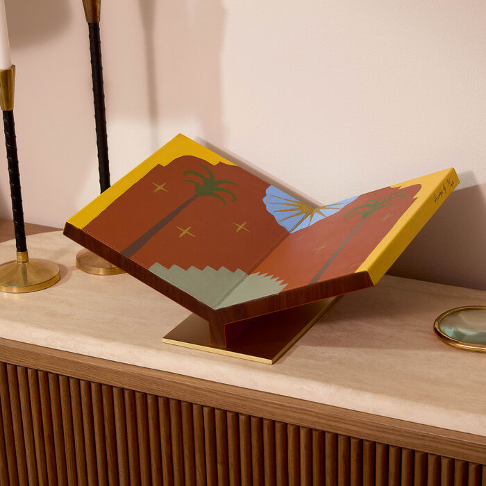 assouline collector classic bookstand camel