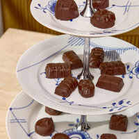 رويال كوبنهاغن حامل الكعك بثلاث طبقات بلو فلوتد ميغا باللون الأبيض