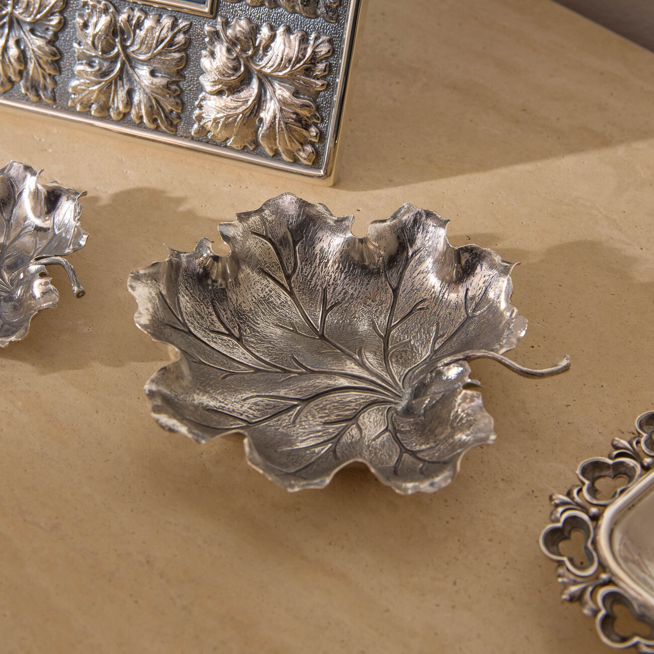 buccellati geranium leaf bowl medium silver
