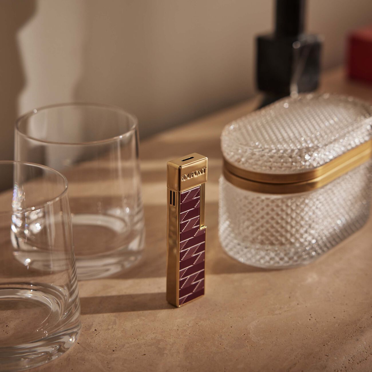 اس تي دوبون ولّاعة مونوجرام 1872 باللون البرغندي