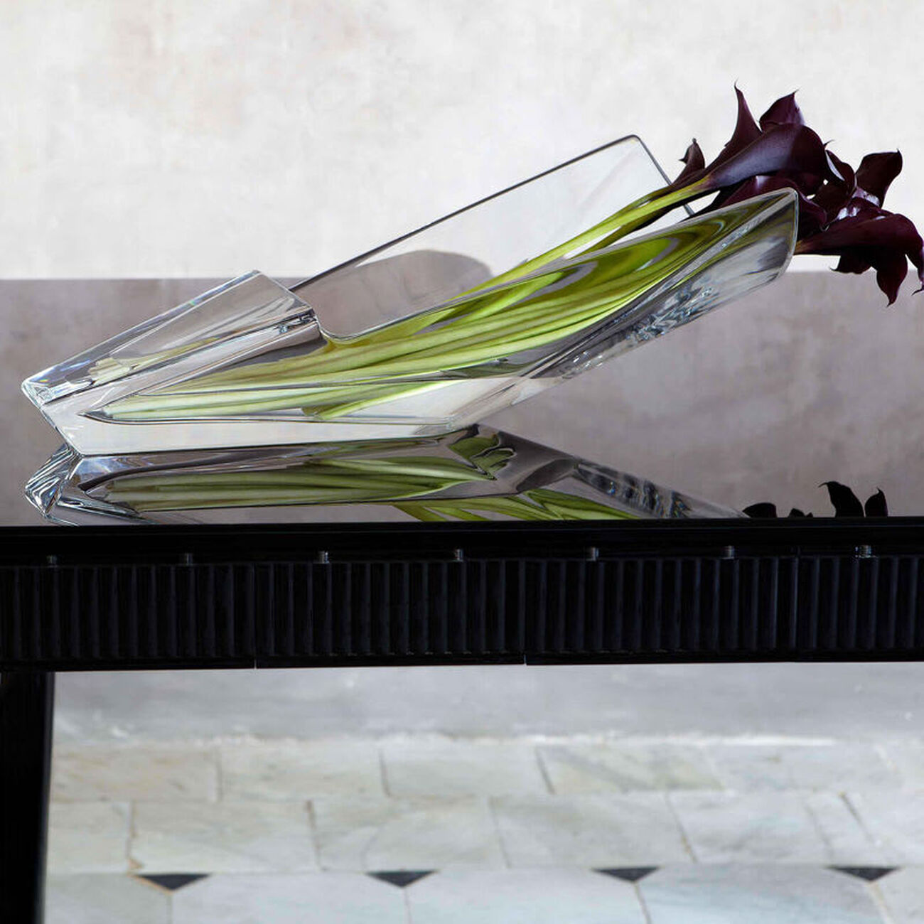 baccarat diva vase medium clear