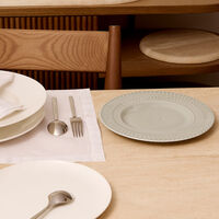 طبق الحلويات روش أخضر بتصميم مستدير 22سم بوتشيلاتي طبق الحلويات روش أخضر بتصميم مستدير 22سم