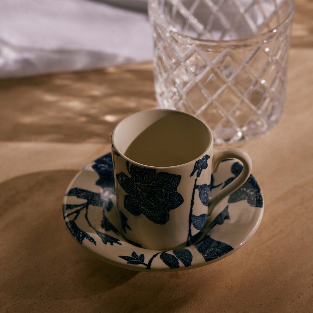 رالف لورين هوم فنجان القهوة جاردن واين مع صحنه أزرق