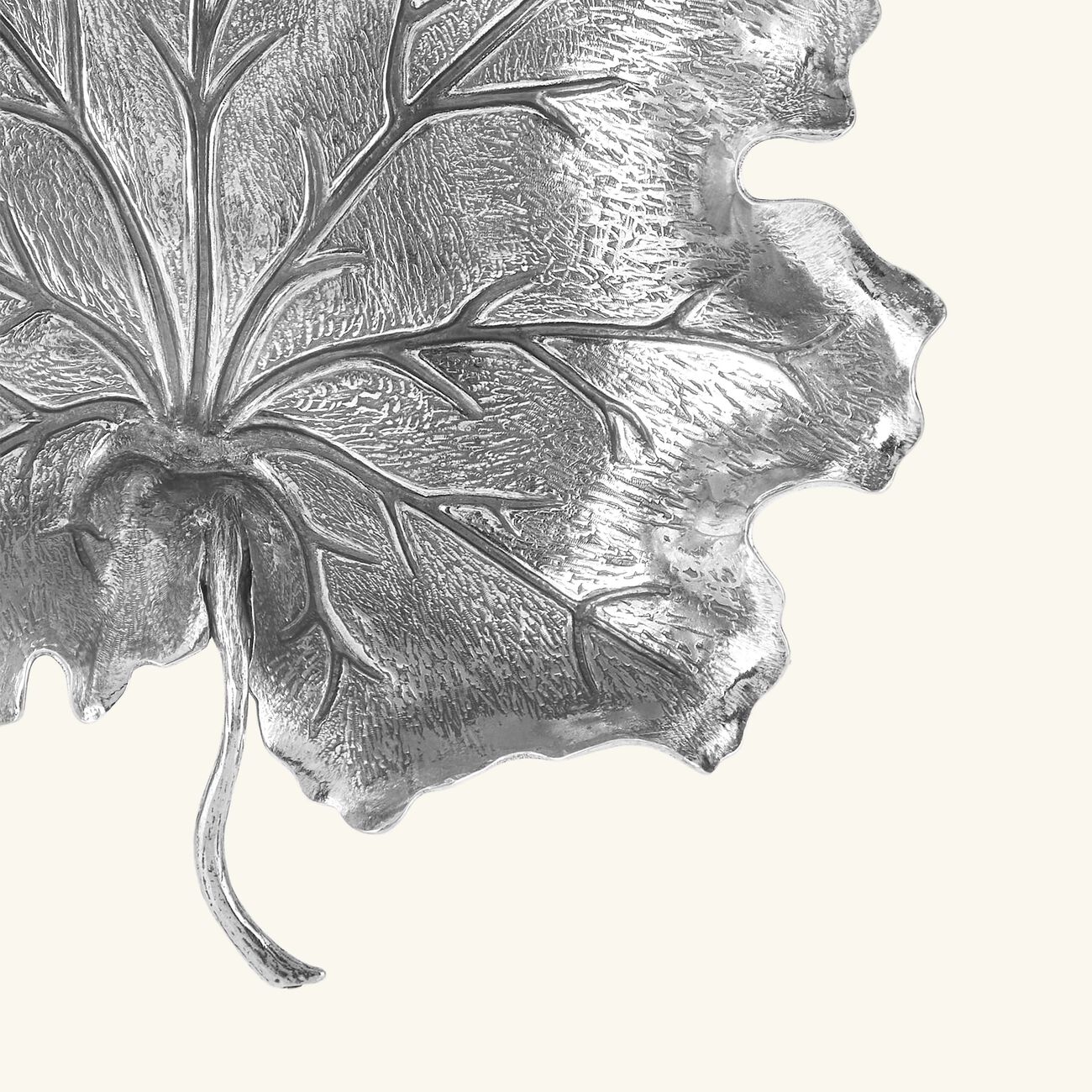 buccellati geranium leaf bowl medium silver