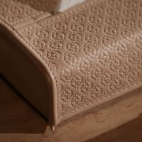 جيوبانيارا علبة مناديل إيلي صعب مونوغرام تورون باللون البيج