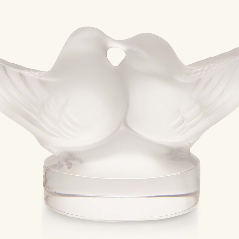 لاليك منحوتة على شكل زوج من طيور الحب صغيرة شفافة