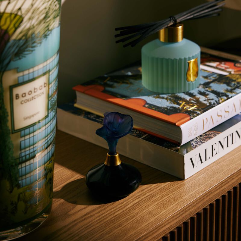 دوم زجاجة العطر آروم روز