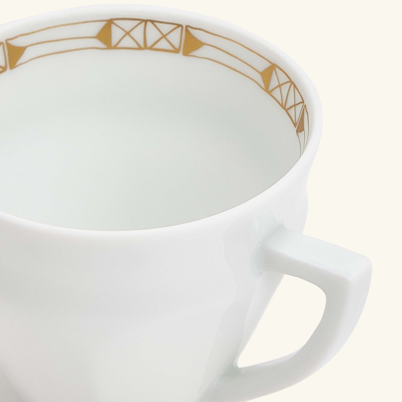 باكارا طقم تاليران المؤلف من فنجانين للقهوة مع صحنيهما باللون الذهبي