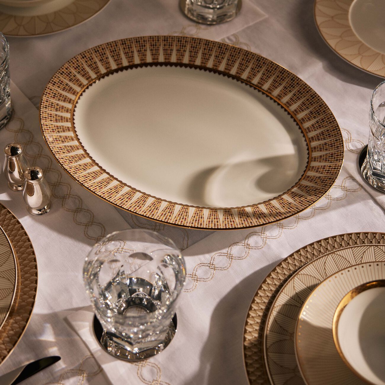 Cavalier Royal Serving Platter Oval Gold 40cm haviland cavalier royal serving platter oval gold 40cm