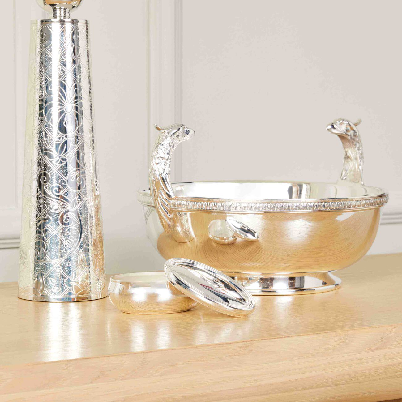 كريستوفل وعاء سكاكر ميداليون باللون الفضي