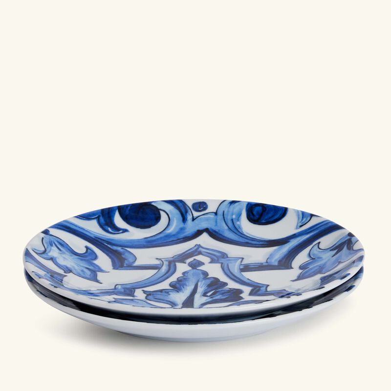 طقم بلو ميديترانيو ستيلا المؤلف من طبقين للحلويات باللون الأزرق بتصميم دائري 19 سم دولتشي أند غابانا كازا طقم بلو ميديترانيو ستيلا المؤلف من طبقين للحلويات باللون الأزرق بتصميم دائري 19 سم