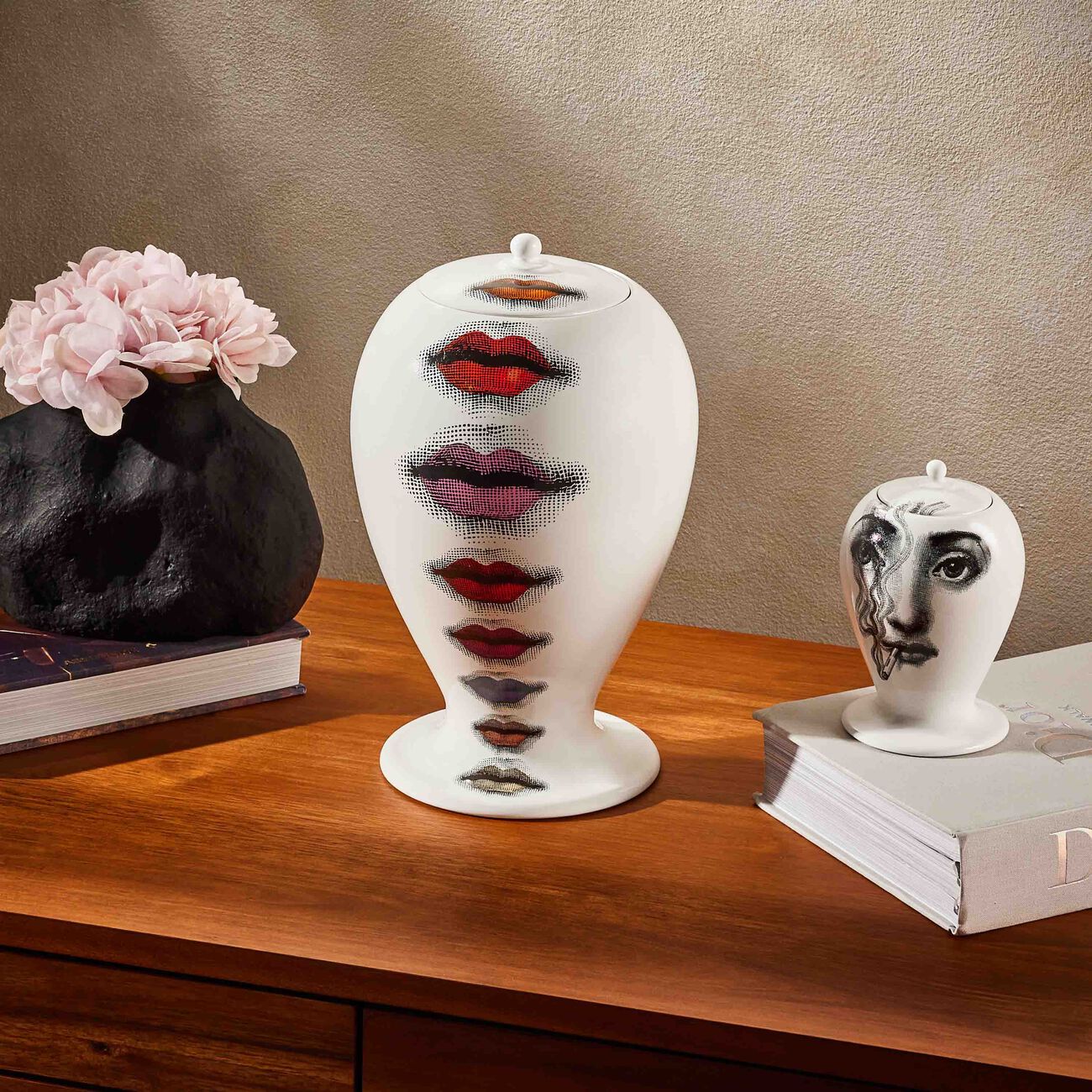 fornasetti rossetti vase  medium white