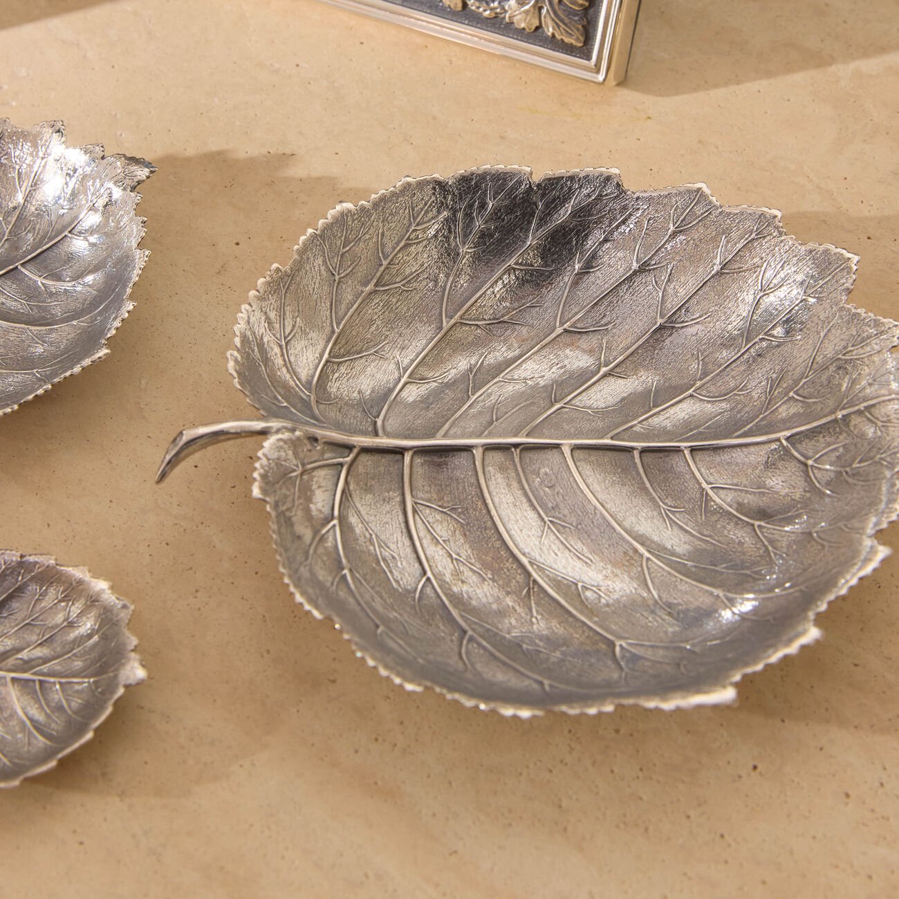 buccellati hazelnut leaf bowl medium silver