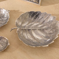 buccellati hazelnut leaf bowl medium silver