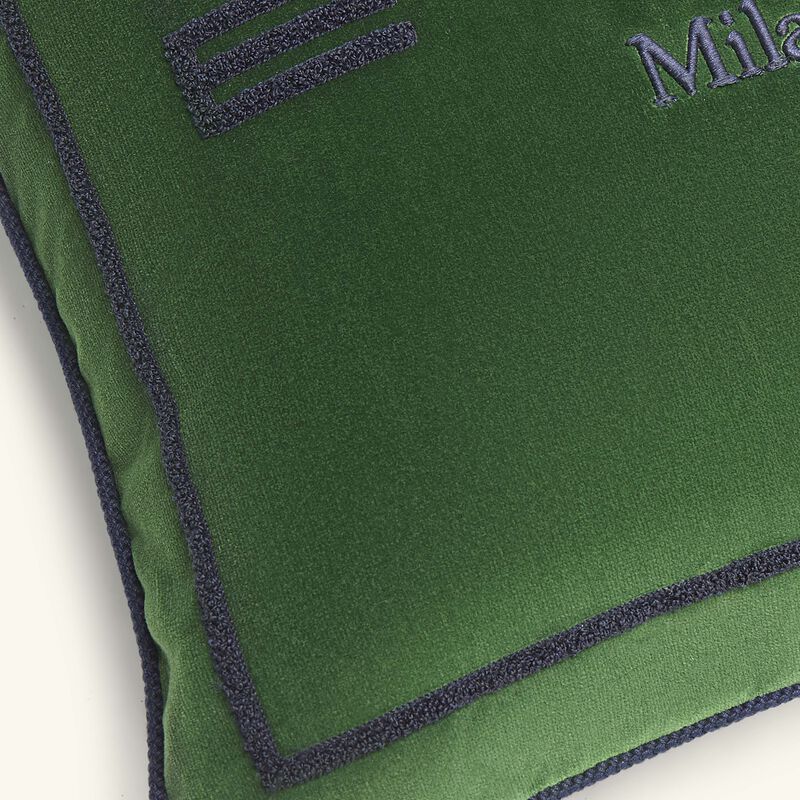 إيترو وسادة سبونج المطرزة باللون الأخضر