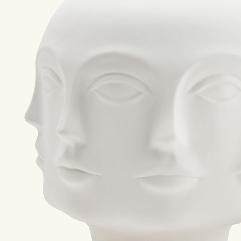 مزهرية دورا مار متوسطة بيضاء جوناثان أدلر مزهرية دورا مار متوسطة بيضاء