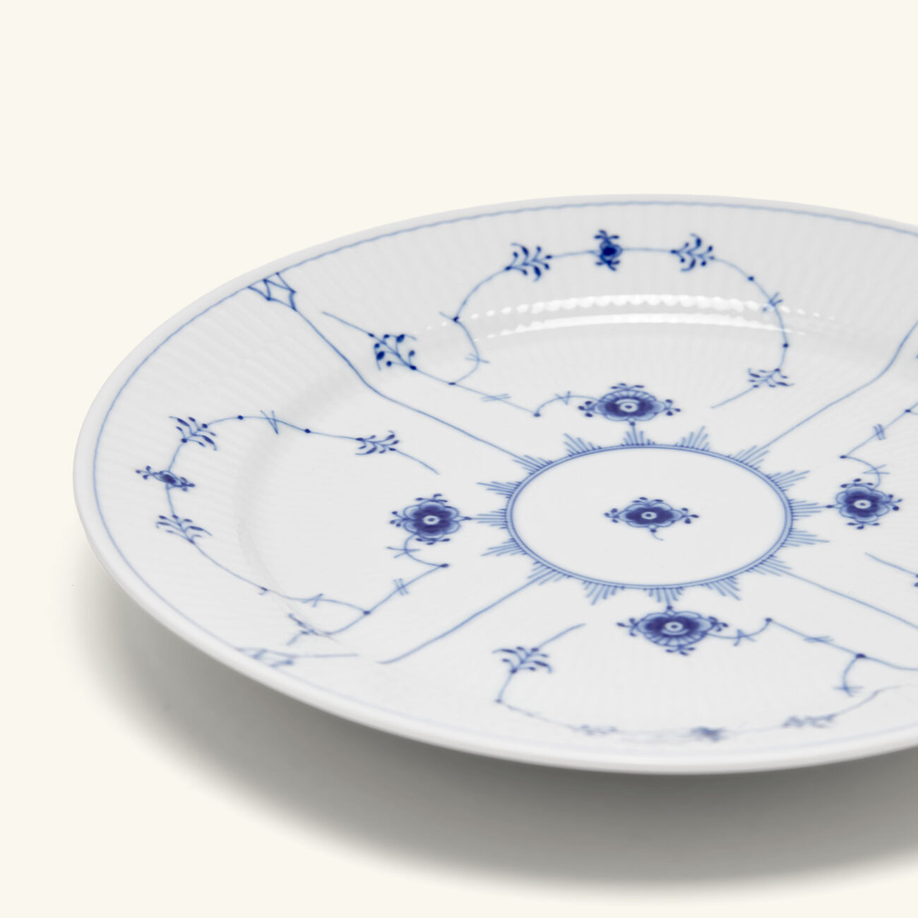 royal copenhagen blue fluted plain dinner plate round white 27cm