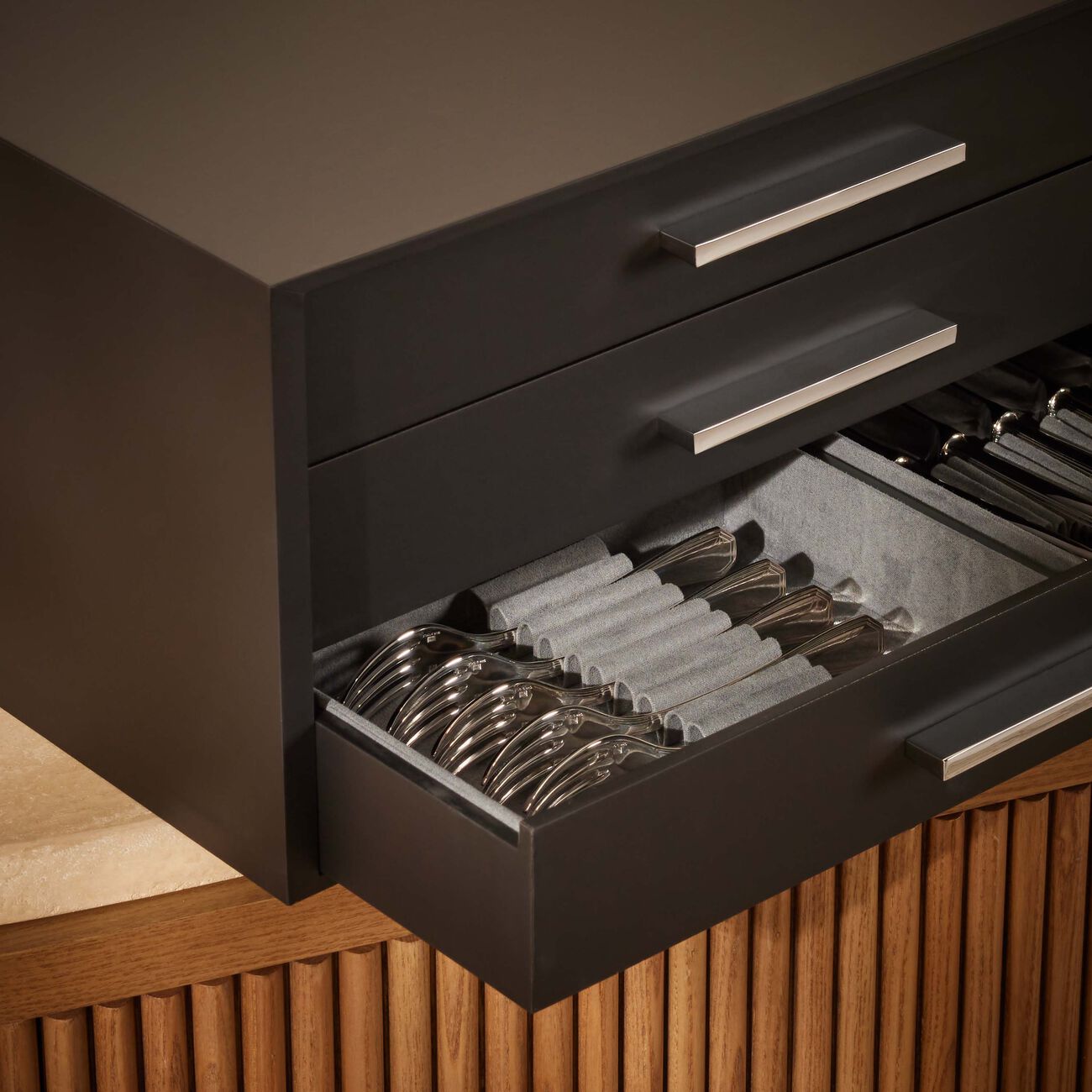 America 75 Piece Flatware Set with Ambassadeur Chest Silver Plated christofle america 75 piece flatware set with ambassadeur chest silver plated