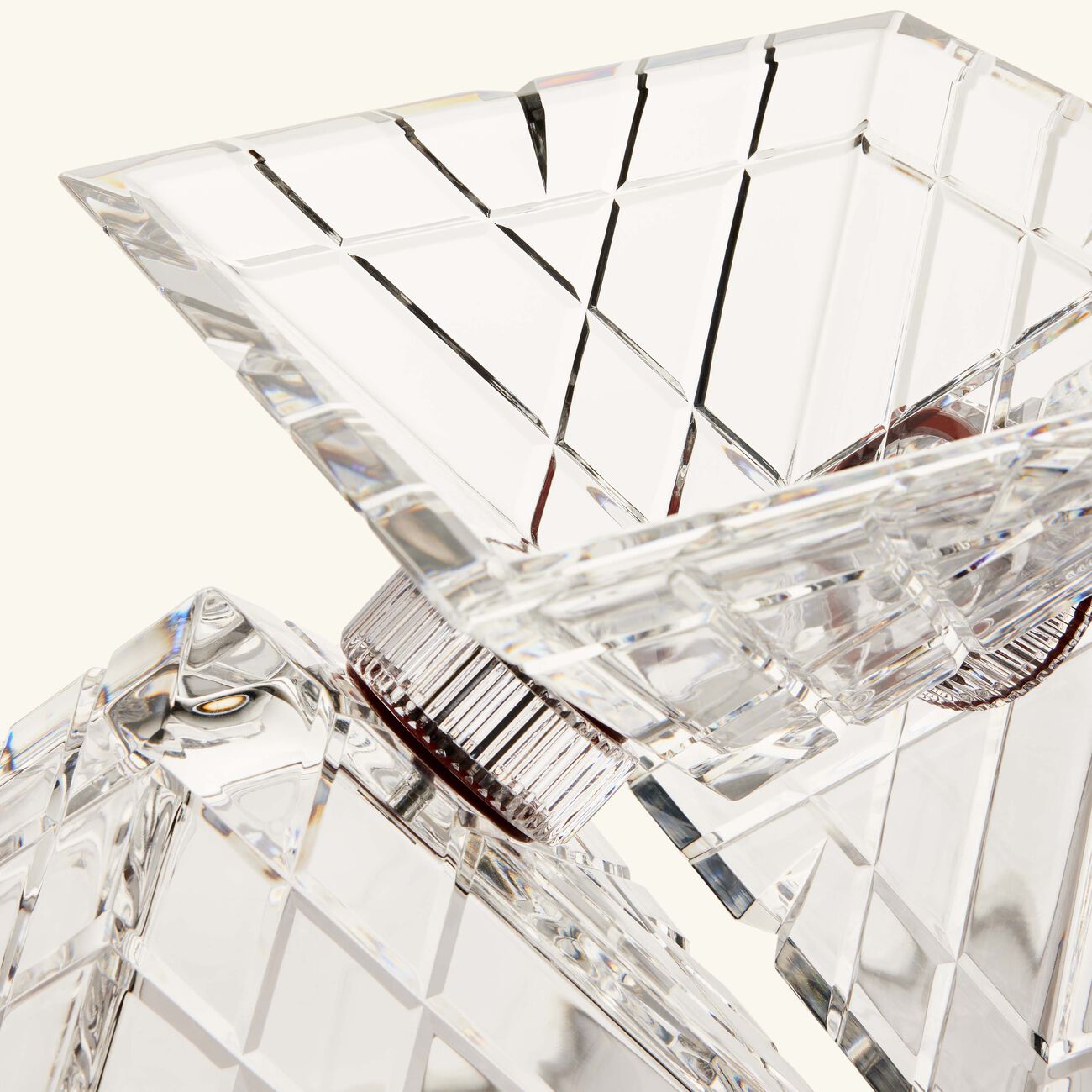 ماريو تشيوني قطعة الديكور الكريستالية بيراميديون كبيرة باللون الشفاف