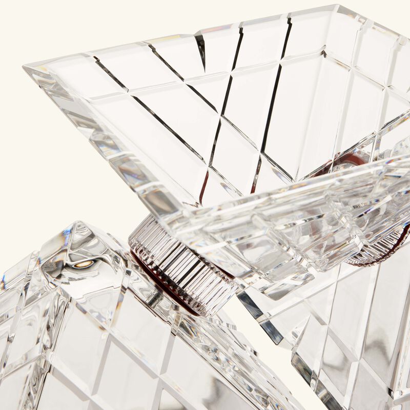ماريو تشيوني قطعة الديكور الكريستالية بيراميديون كبيرة باللون الشفاف