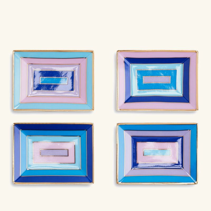 طقم سكالا مؤلف من 4 صينيات للحلى والمجوهرات صغيرة باللون الأزرق جوناثان أدلر طقم سكالا مؤلف من 4 صينيات للحلى والمجوهرات صغيرة باللون الأزرق